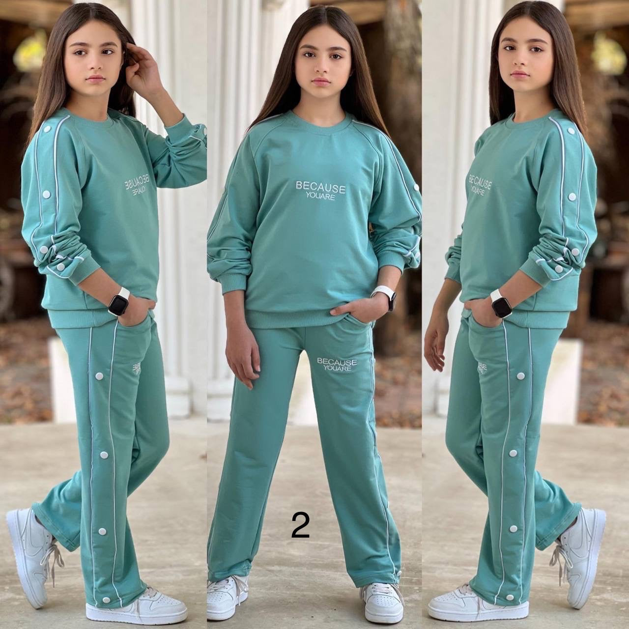 Модно попадение - спортен комплект в 2 части за момиче