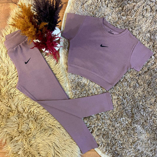 Спортен екип за момиче